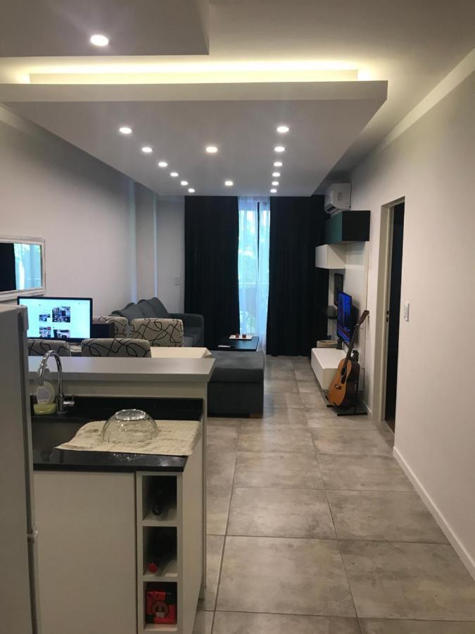 Suite In San Telmo Dormitorio En Suite Con Dos Banos Y Balcon A La Calle Ciudad Autónoma de Ciudad Autónoma de Buenos Aires Exterior foto